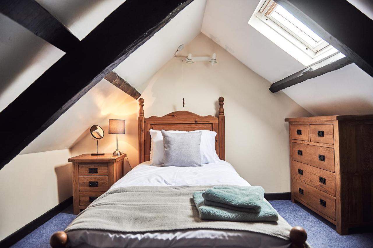 Penuwch Boathouse- Lakeside Rural Cottage Ideal For Families With Indoor Heated Pool Carmarthen Exteriér fotografie