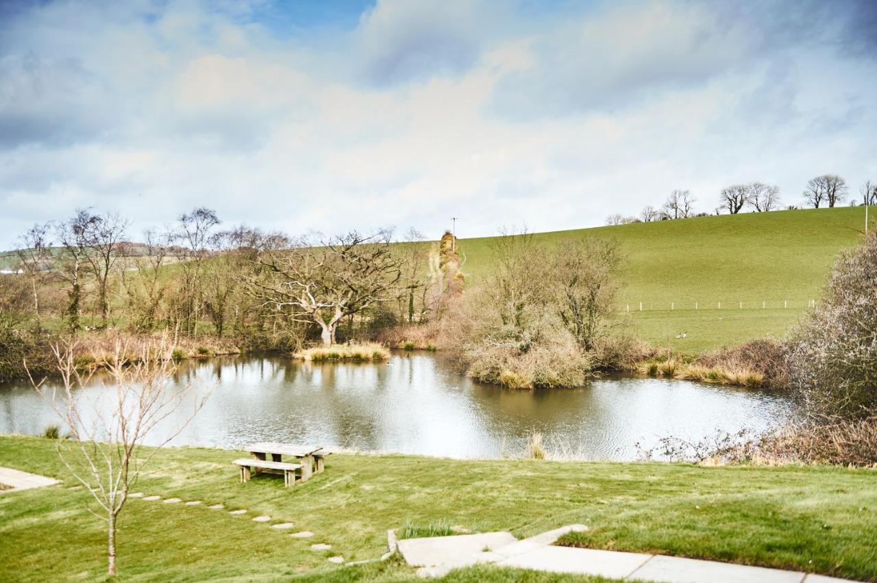 Penuwch Boathouse- Lakeside Rural Cottage Ideal For Families With Indoor Heated Pool Carmarthen Exteriér fotografie